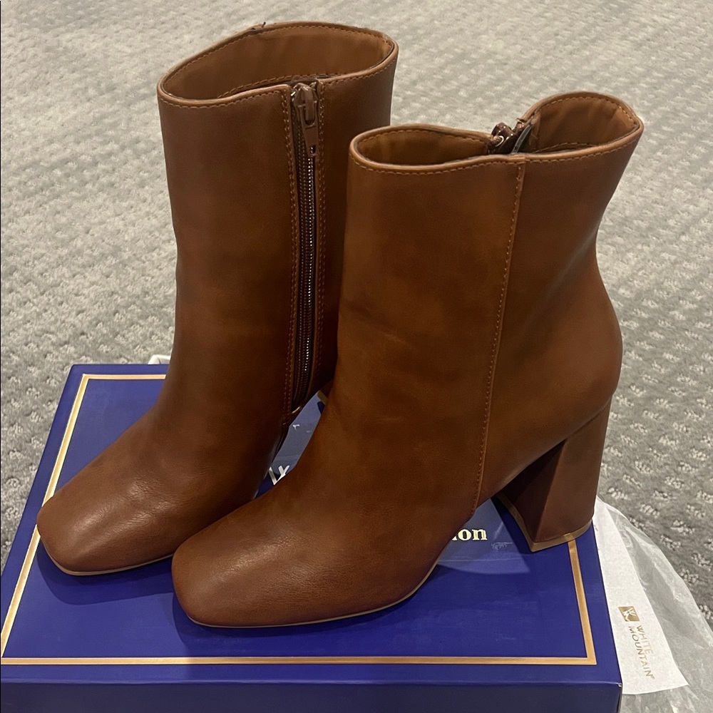 Versona Tan Heeled Boots